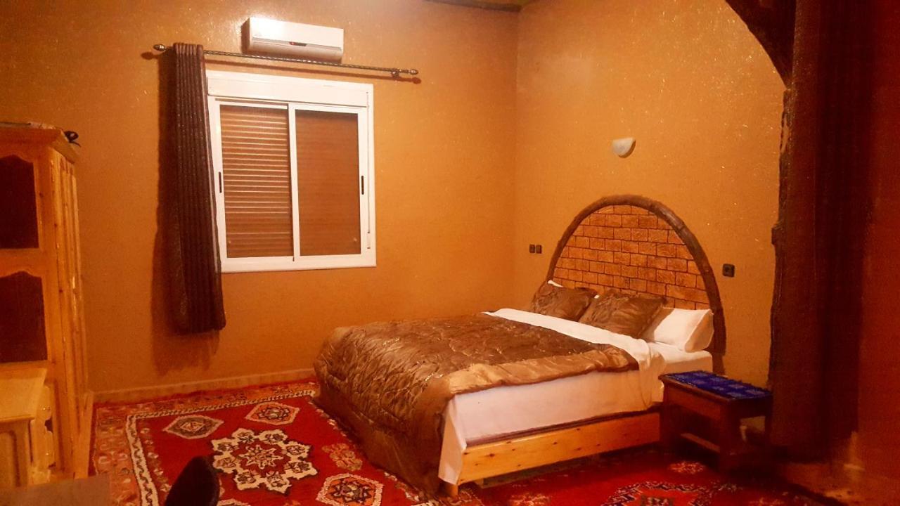 Hotel Kasbah Meteorites Imi n'Ouzrou Esterno foto